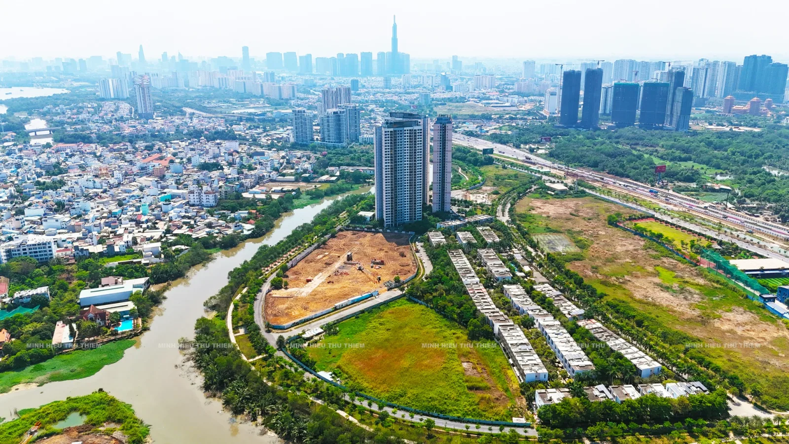 Flycam toàn cảnh ven sông Palm River